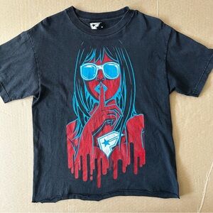 Killer Distribution Famous Stars & Straps Graphic Tshirt Women Saying Be Quiet